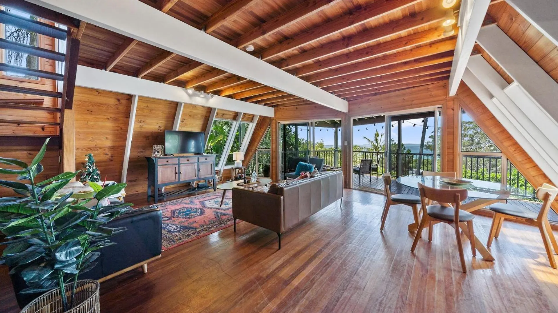 Holiday home Lovat House By Discover Stradbroke Point Lookout Australia
