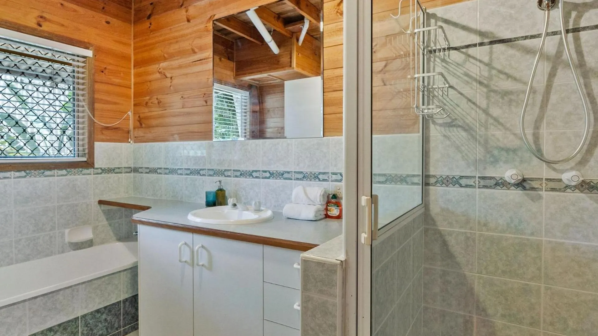 Lovat House By Discover Stradbroke Point Lookout Australia