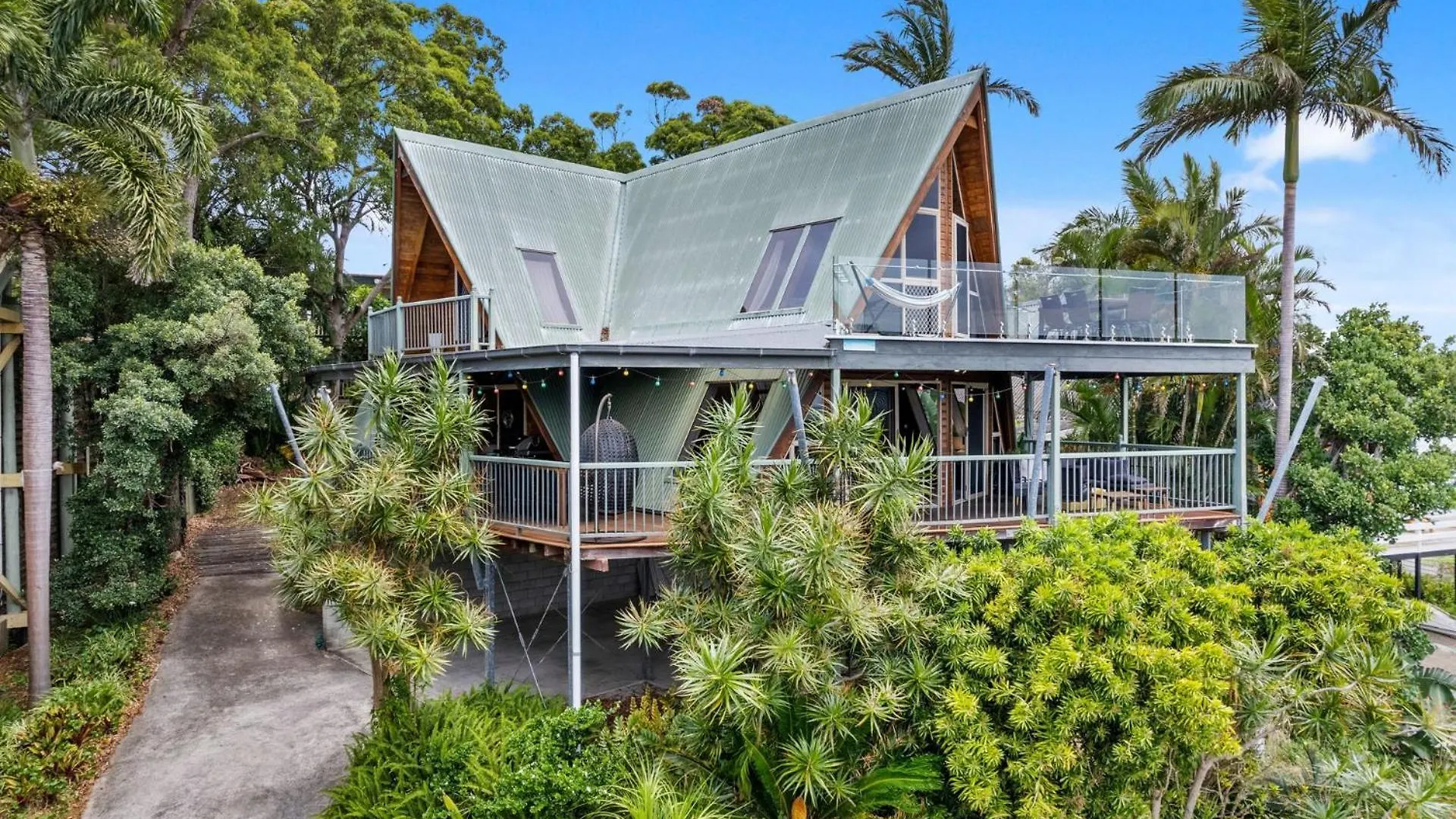 Lovat House By Discover Stradbroke contacts